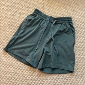 Lululemon | Workout Shorts 5”